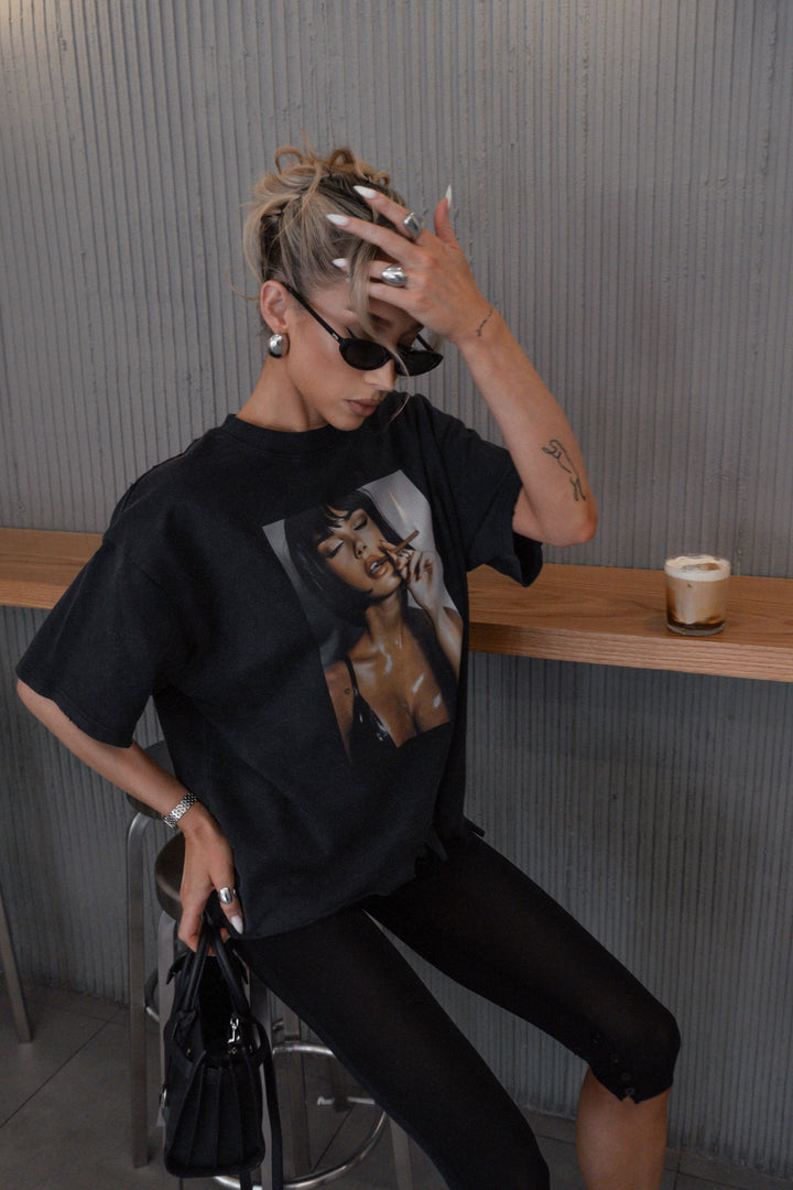 MUSE 001 — Olivia Oversized Vintage Tee