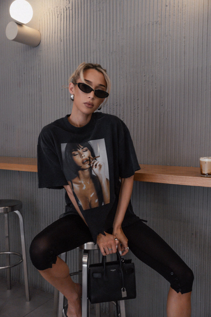 MUSE 001 — Olivia Oversized Vintage Tee